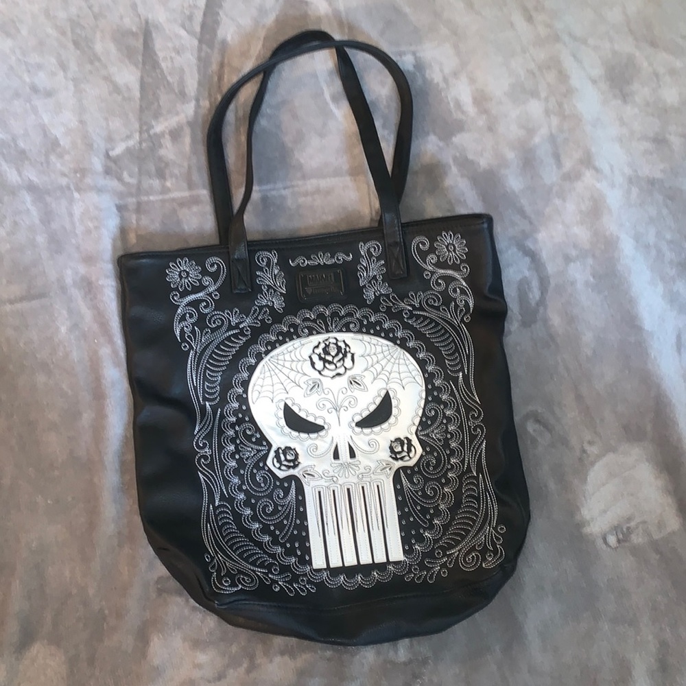 New without tags!! Loungefly Marvel Punisher tote bag!